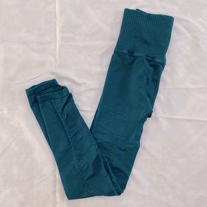 *FLAWED*NWOT✨FP Good Karma Legging- Size XS/S